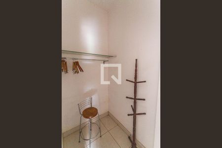 Closet da Suíte de casa para alugar com 1 quarto, 50m² em Carvalho de Brito, Belo Horizonte