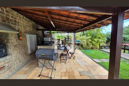 Casa à venda com 4 quartos, 342m² em Itaipu, Niterói