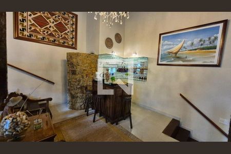 Casa à venda com 4 quartos, 342m² em Itaipu, Niterói