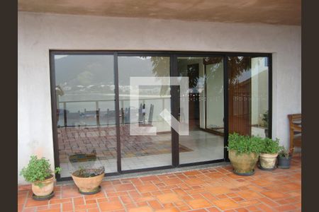 Casa à venda com 5 quartos, 590m² em São Francisco, Niterói