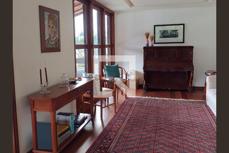Casa à venda com 5 quartos, 590m² em São Francisco, Niterói