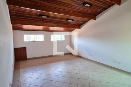 Casa à venda com 4 quartos, 220m² em Vila Nair, São Paulo