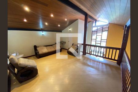 Casa à venda com 4 quartos, 187m² em Itaipu, Niterói