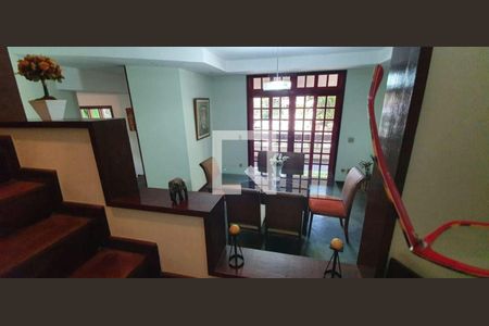 Casa à venda com 5 quartos, 381m² em Piratininga, Niterói
