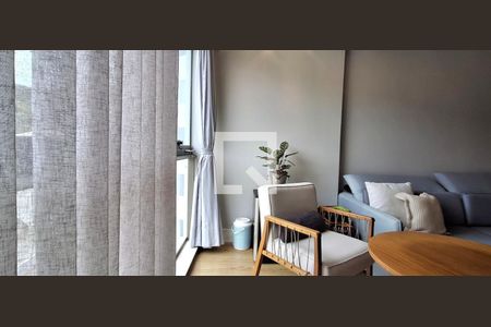 Sala de apartamento para alugar com 2 quartos, 82m² em Córrego Grande, Florianópolis