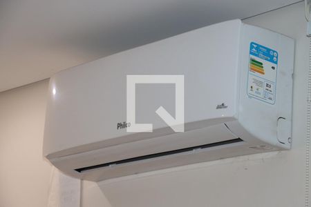 Sala de casa de condomínio para alugar com 2 quartos, 177m² em Jardim Semiramis, Cotia