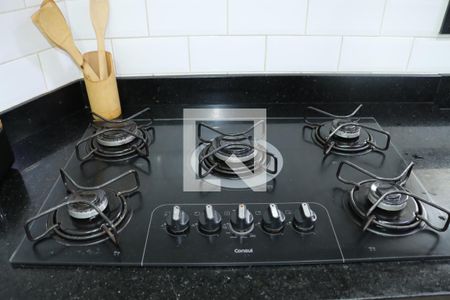 Cozinha de casa de condomínio para alugar com 2 quartos, 177m² em Jardim Semiramis, Cotia