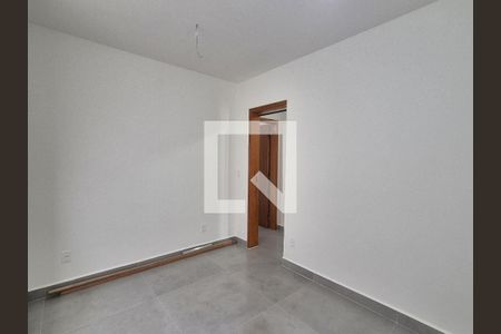 Quarto  de casa de condomínio à venda com 3 quartos, 169m² em Vargem Pequena, Rio de Janeiro