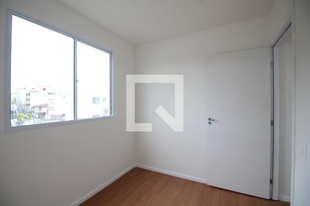 Quarto 2 de apartamento para alugar com 2 quartos, 41m² em Taquara, Rio de Janeiro