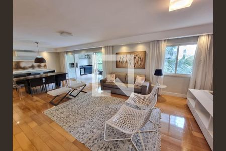 Apartamento à venda com 3 quartos, 210m² em Moema, São Paulo