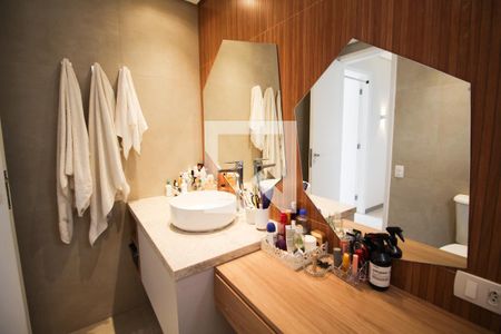 Banheiro de apartamento à venda com 1 quarto, 45m² em Indianópolis, São Paulo