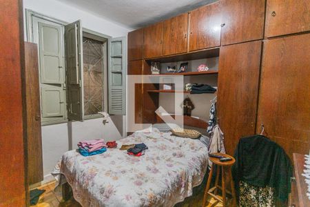 Quarto 2 de casa à venda com 3 quartos, 300m² em Santa Efigênia, Belo Horizonte