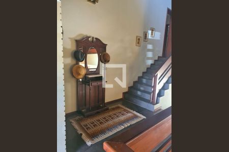 Corredor de casa de condomínio à venda com 3 quartos, 490m² em Bairro das Palmeiras, Campinas