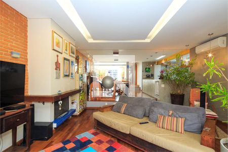 Casa à venda com 3 quartos, 340m² em Chácara Monte Alegre, São Paulo