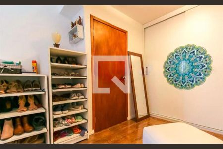 Casa à venda com 3 quartos, 220m² em Jardim Aeroporto, São Paulo