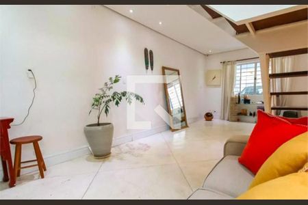 Casa à venda com 3 quartos, 220m² em Jardim Aeroporto, São Paulo