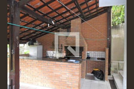 Casa à venda com 3 quartos, 300m² em Cidade São Francisco, São Paulo