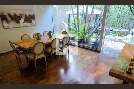 Casa à venda com 4 quartos, 530m² em Vila Mariana, São Paulo