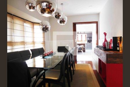 Casa à venda com 4 quartos, 520m² em Chácara Monte Alegre, São Paulo