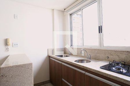 Sala/Cozinha de apartamento para alugar com 1 quarto, 39m² em Savassi, Belo Horizonte