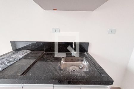 Sala/Cozinha de apartamento para alugar com 1 quarto, 28m² em Vila Lucia, São Paulo