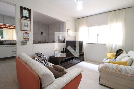 Sala de TV de casa para alugar com 3 quartos, 252m² em Planalto, Uberlândia