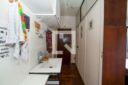 Corredor de apartamento para alugar com 3 quartos, 80m² em Coração Eucarístico, Belo Horizonte