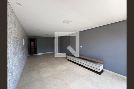 Sala de casa à venda com 4 quartos, 300m² em Vila Guaraciaba, Santo André