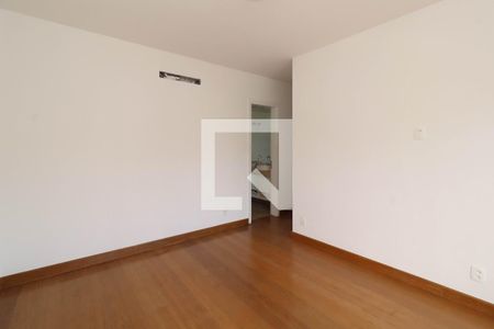Suíte de apartamento à venda com 3 quartos, 215m² em Sumaré, São Paulo