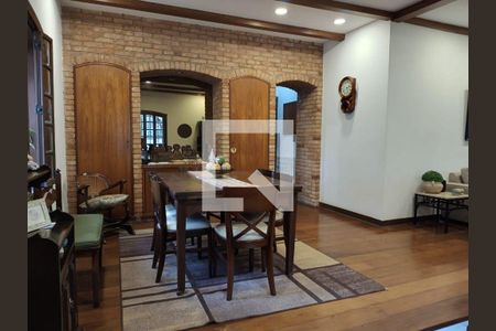 Casa à venda com 4 quartos, 189m² em Butantã, São Paulo