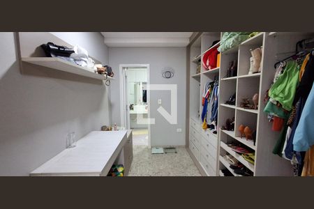 Casa à venda com 4 quartos, 580m² em Nova Gerti, São Caetano do Sul