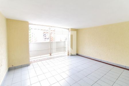 Garagem de casa à venda com 3 quartos, 160m² em São Miguel, São Paulo