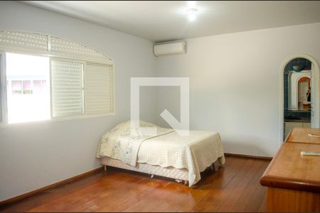 Casa para alugar com 5 quartos, 550m² em Jardim Goiás, Goiânia