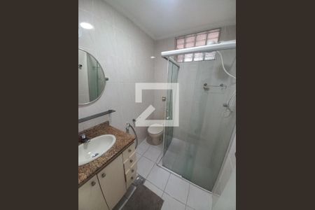 Banheiro de apartamento para alugar com 1 quarto, 77m² em Centro, São Vicente