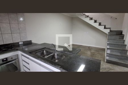 Cozinha de casa de condomínio à venda com 2 quartos, 124m² em Gopouva, Guarulhos