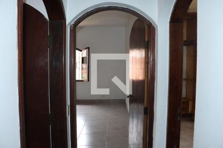 Corredor de casa para alugar com 4 quartos, 1001m² em Vila Santo Antônio, Cotia