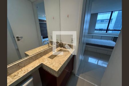 Banheiro de apartamento para alugar com 1 quarto, 26m² em Bethaville I, Barueri
