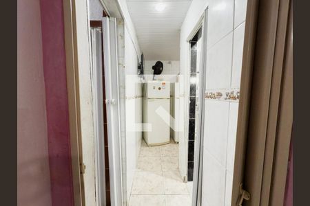 Corredor de apartamento à venda com 2 quartos, 32m² em Olaria, Rio de Janeiro