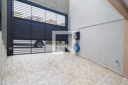 Garagem de casa para alugar com 3 quartos, 166m² em Jardim Oliveiras, Taboão da Serra