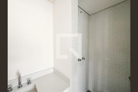 Banheiro de apartamento à venda com 1 quarto, 62m² em Sumarezinho, São Paulo