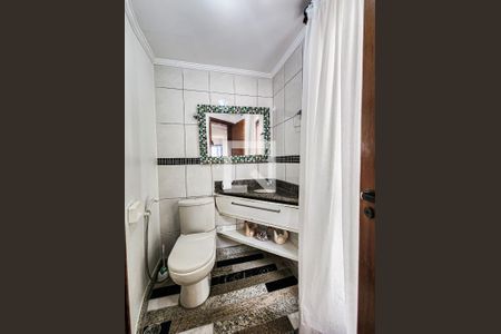 Lavabo de apartamento para alugar com 2 quartos, 92m² em Embaré, Santos