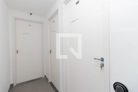 Corredor de kitnet/studio para alugar com 1 quarto, 18m² em Vila Maria Baixa, São Paulo
