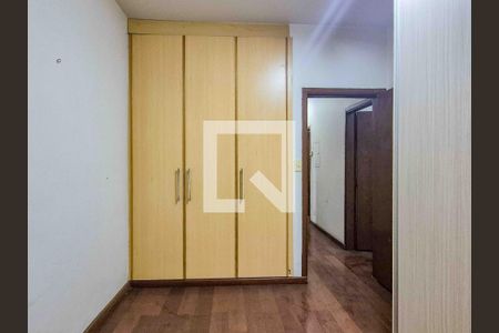 Quarto 1 de casa de condomínio para alugar com 5 quartos, 197m² em Vila Pirajussara, São Paulo