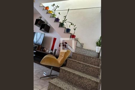 Casa à venda com 3 quartos, 191m² em Jardim Oriental, São Paulo