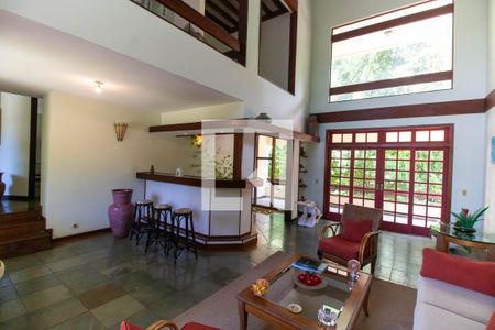 Sala de casa à venda com 5 quartos, 381m² em Piratininga, Niterói