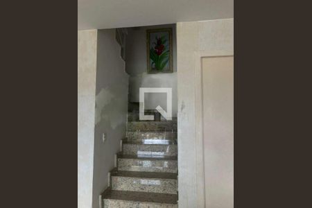 Casa à venda com 4 quartos, 180m² em Vargem Pequena, Rio de Janeiro
