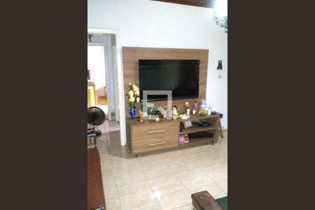 Casa à venda com 3 quartos, 200m² em Jardim Itacolomi, São Paulo