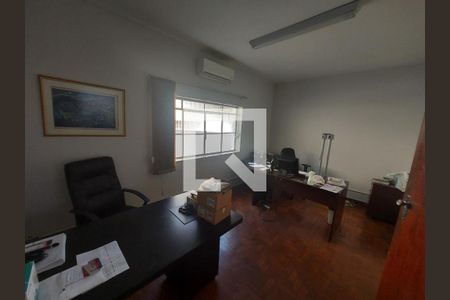 Casa à venda com 3 quartos, 256m² em Pompéia, Belo Horizonte