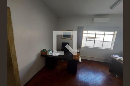 Casa à venda com 3 quartos, 256m² em Pompéia, Belo Horizonte