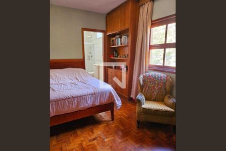 Casa à venda com 5 quartos, 560m² em Chácara Monte Alegre, São Paulo